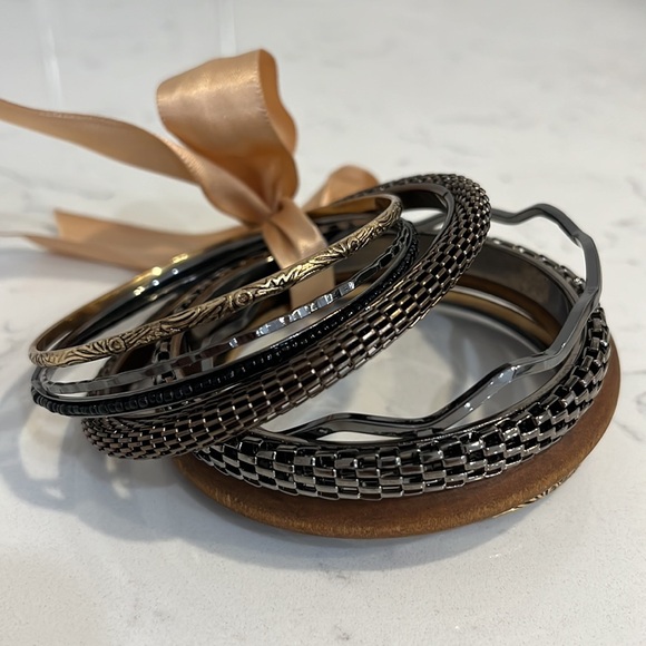 RUSTIC BRACELETS SET 9 PCS METAL & LIGHT WOOD - Picture 2 of 4